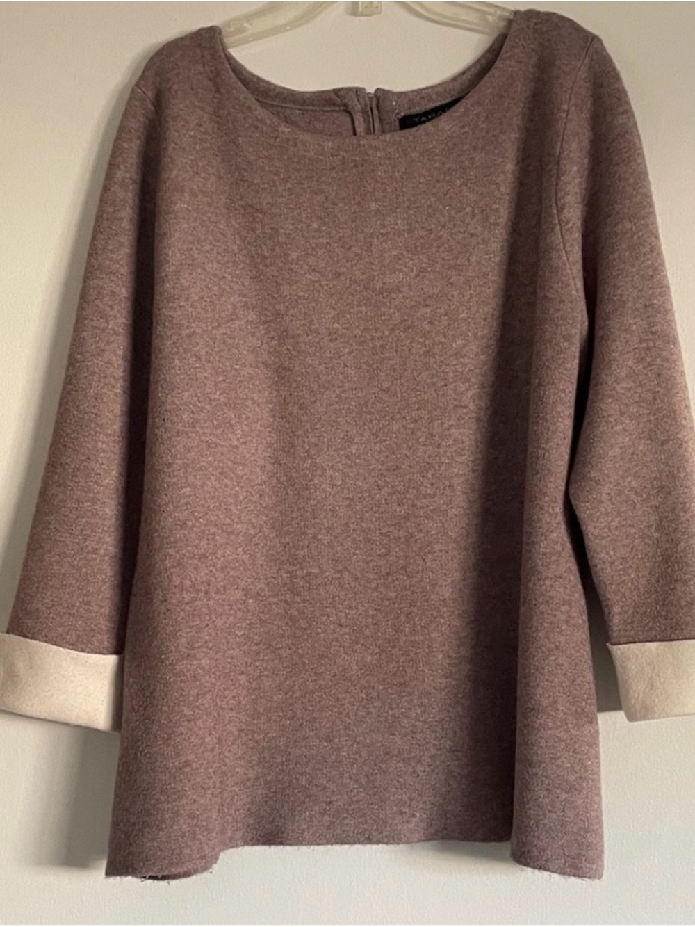 Tahari Women’s Sweater In Mauve.  Size XL